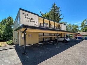 Building Photo - 227 24th St SE