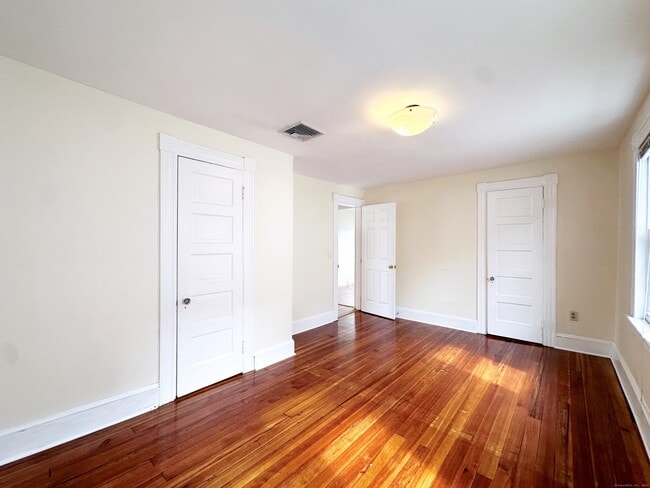 Building Photo - 66 Veres St
