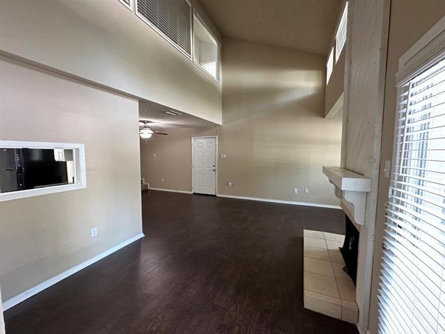 Building Photo - 9696 Walnut St