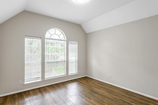 Building Photo - 8827 Lawncliff Ln