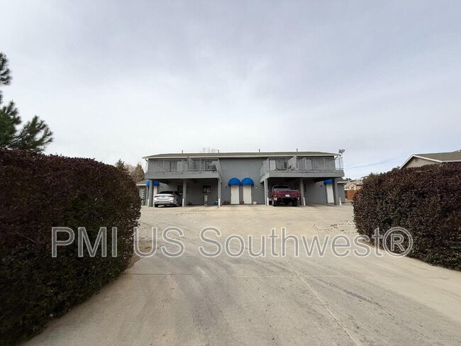 Building Photo - 9560 E Lakeshore Dr