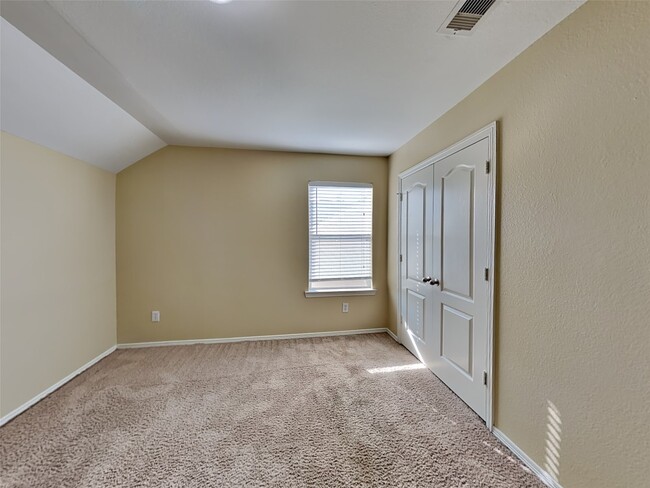 Building Photo - 1101 Shadow Glenn Dr