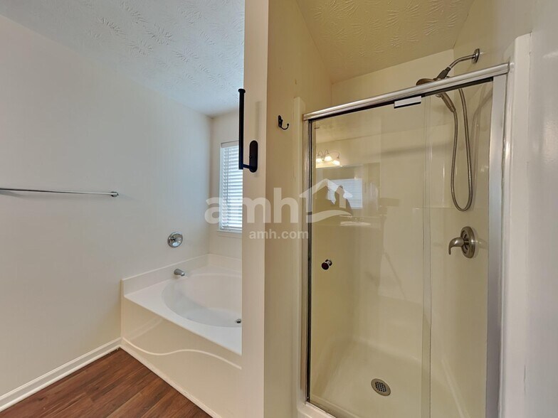 Building Photo - 3188 Bradford Pear Dr