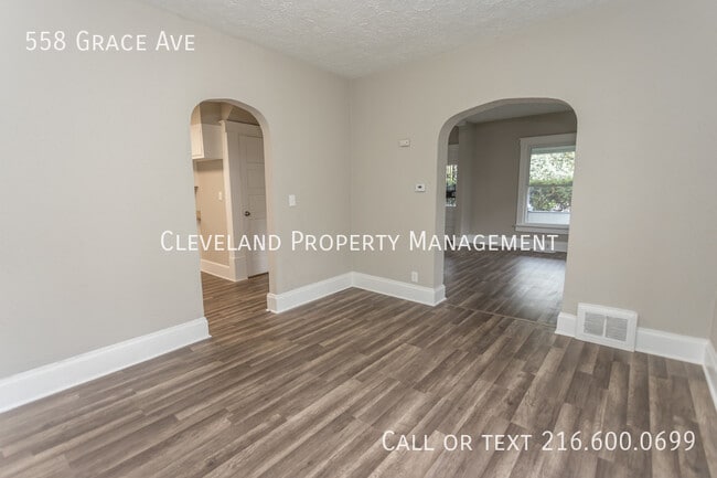 Building Photo - 558 Grace Ave