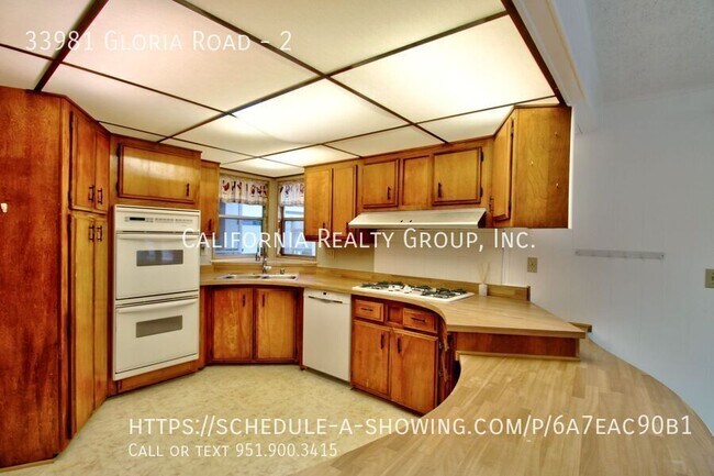 Building Photo - 33981 Gloria Rd