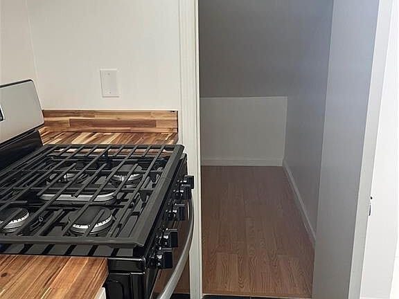 Building Photo - 1400 Outlook Ave