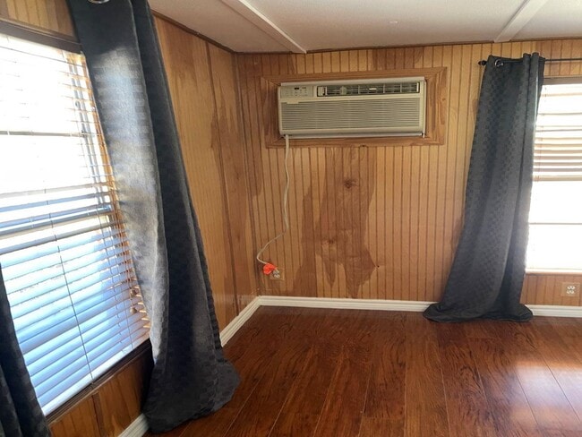 Building Photo - 307 Muller Memorial Blvd