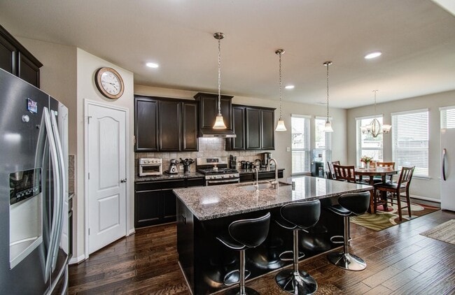 Building Photo - 7610 River Pass Dr