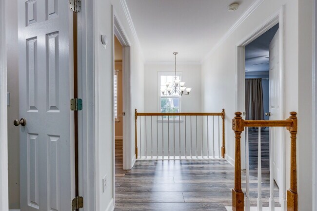 Building Photo - Spacious Spring Hill Rental in Sought-After Wades Grove Community