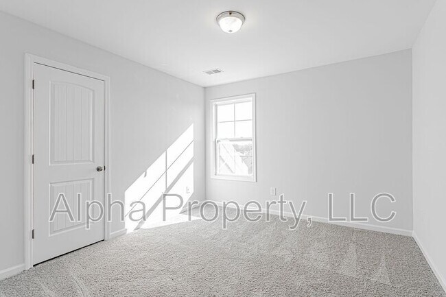 Building Photo - 328 Trail Branch Ct.