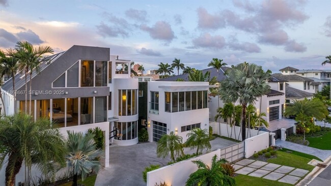 Building Photo - 1319 Seminole Dr