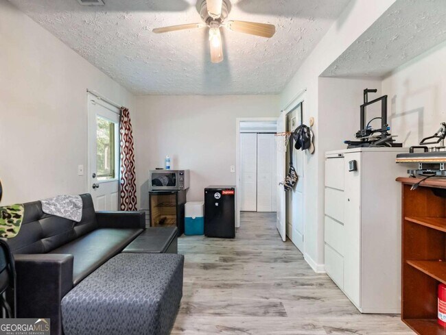 Building Photo - 443 Rhett Dr