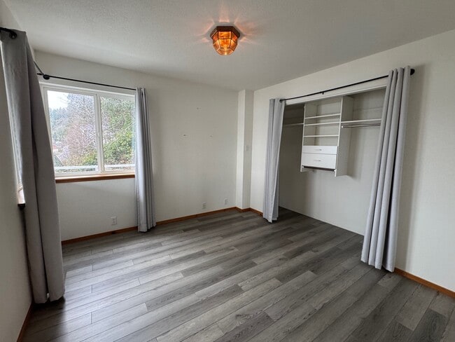 Building Photo - 24103 Vashon Hwy SW