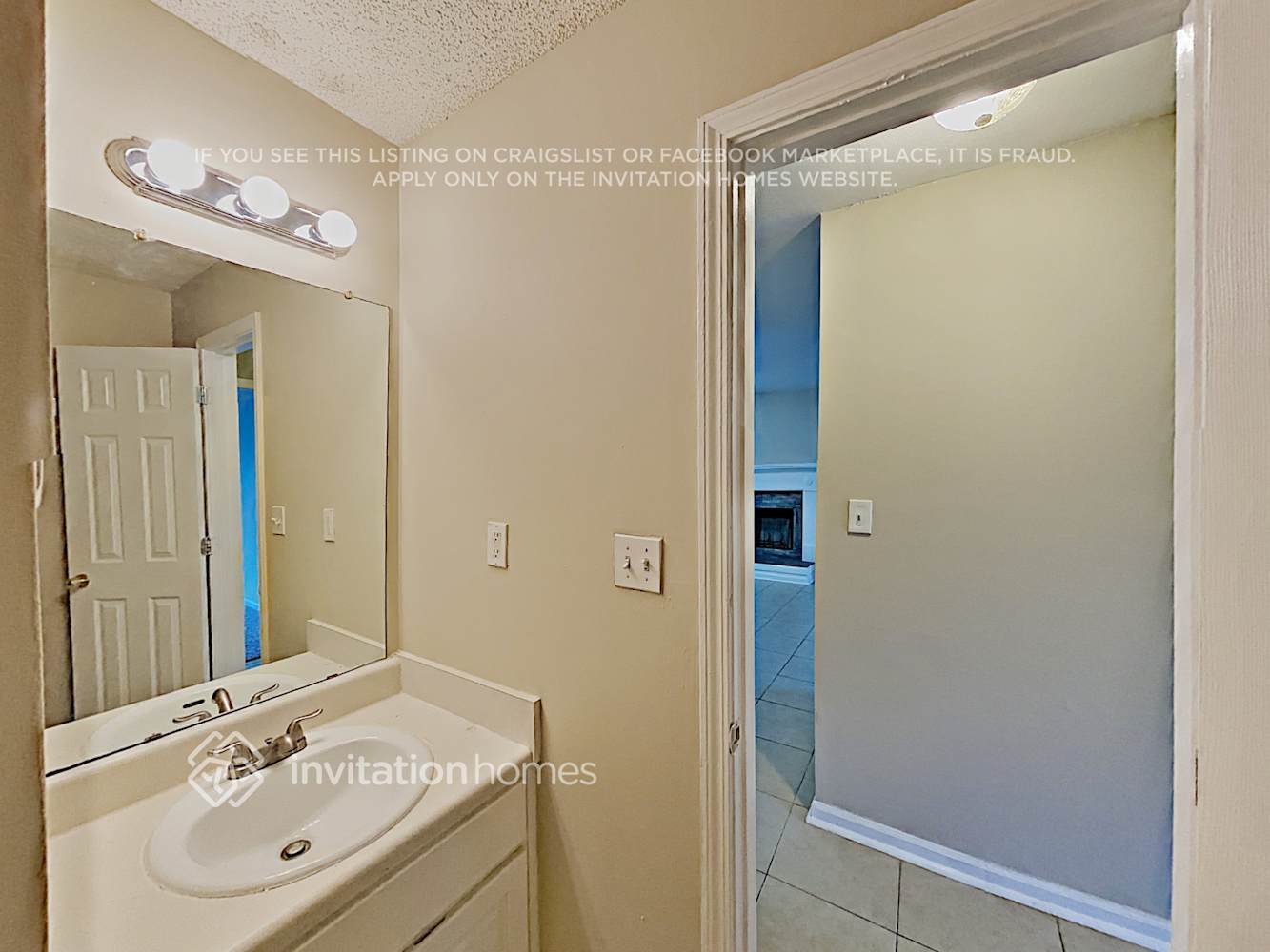 Building Photo - 3700 Pointe Cir