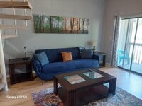 Building Photo - Furnished montly rental