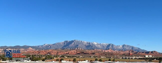 Building Photo - Desert Ridge Townhome