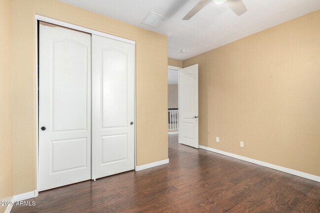 Building Photo - 6820 S 42nd Ln