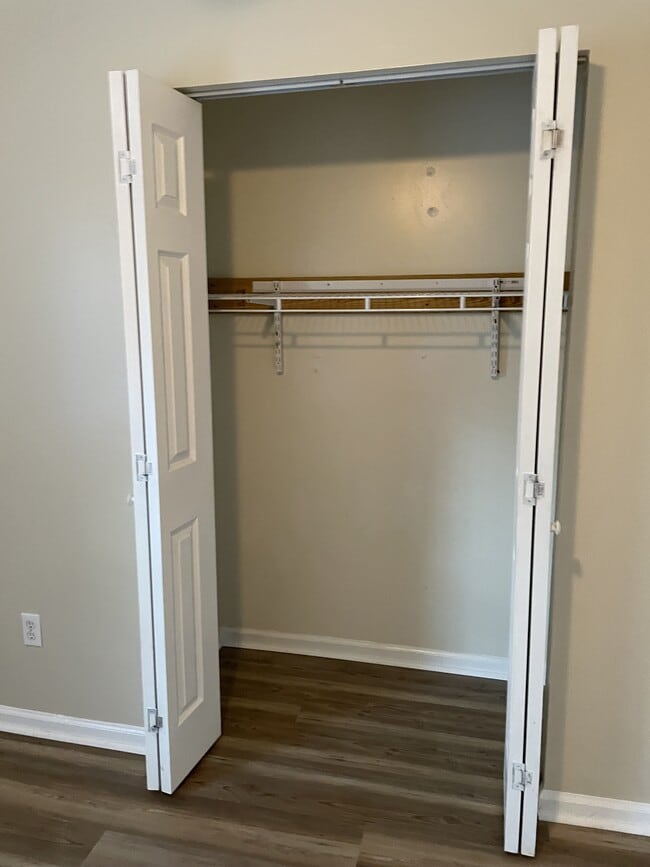 Building Photo - 2817 Ridgecrest Dr