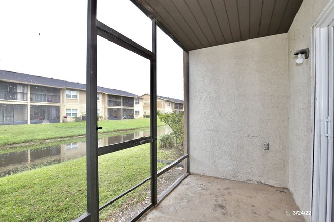 Building Photo - Gorgeous 2/2 Cozy Condo with Pond View in ...