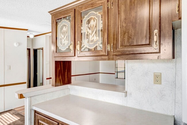 Building Photo - 3 Bedroom/2 Bathroom Home For Rent