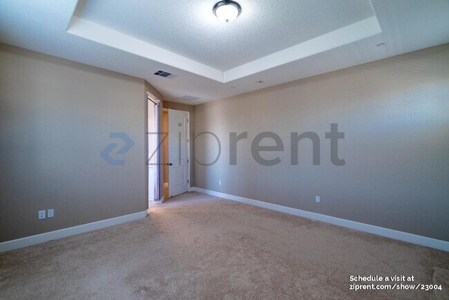 Building Photo - 707 Razorbill St