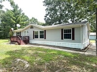 Building Photo - $1,350 / Month | 3 Bed · 2 Bath · 1,375 Sq...