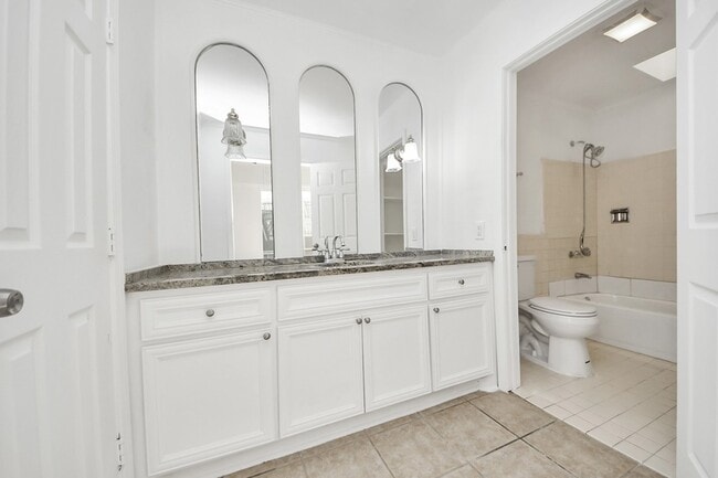 Building Photo - 4112 Meyerwood Dr