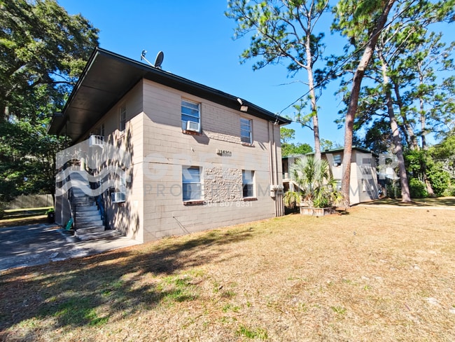 Building Photo - Quiet 2 Bedroom Retreat Available Now – Pets Welcome!