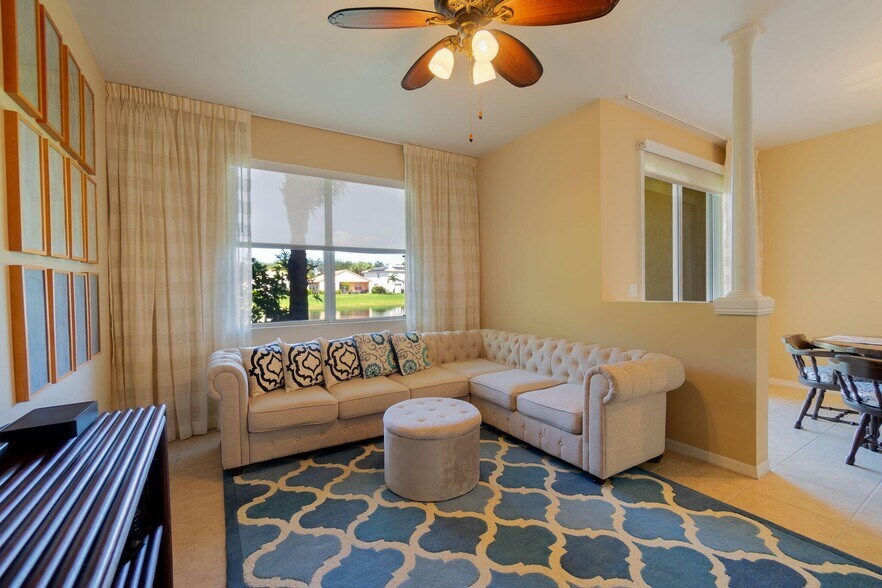 Building Photo - 213 River Bluff Ln