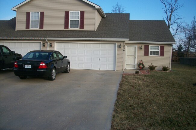 Primary Photo - Two story, 3 bedroom, 2 Bath Duplex