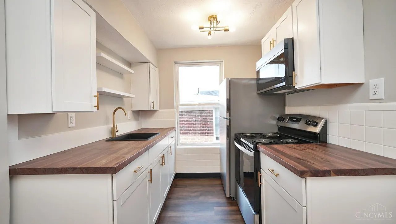 Building Photo - 2992 W McMicken Ave