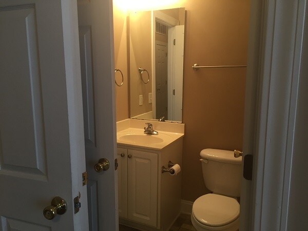 Building Photo - 2065 Silvercrest Dr