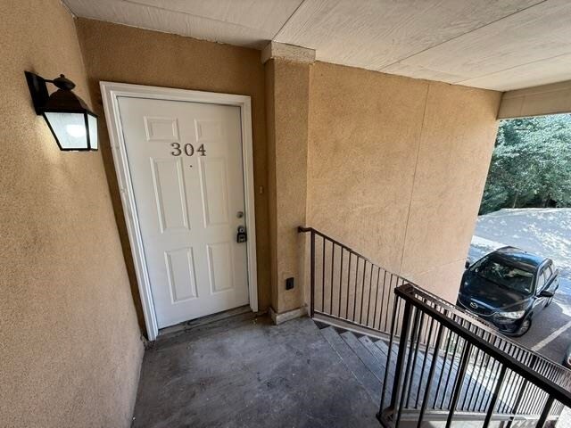 Building Photo - 2720 Camelot Dr