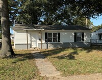 Building Photo - 3 Bed / 1 Bath house in Truman.  READY NOW!