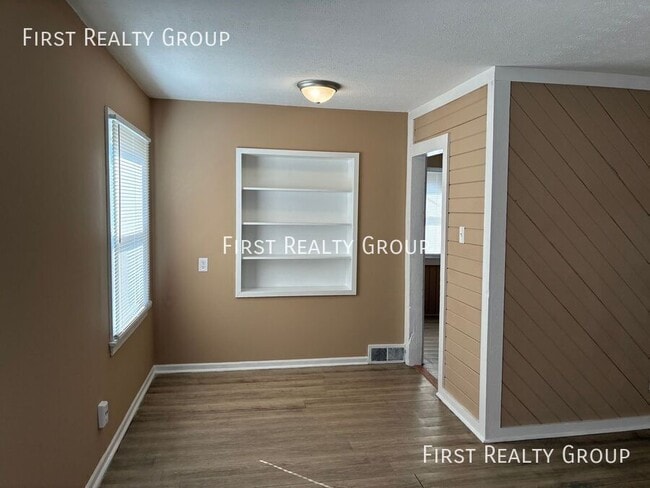 Building Photo - 415 Alexander Dr