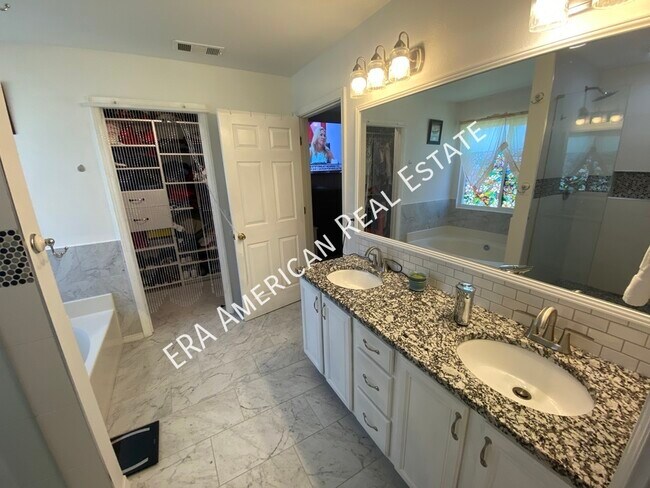 Building Photo - 7226 Zoe Cir