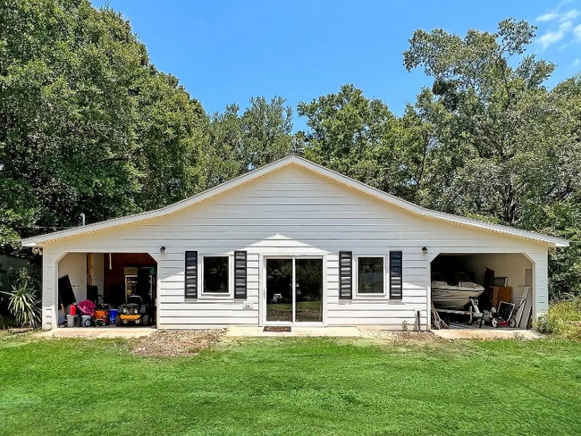 Building Photo - 15698 Danne Rd