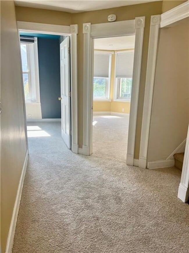 Building Photo - Luxurious 5-Bedroom Rental in the Heart of...