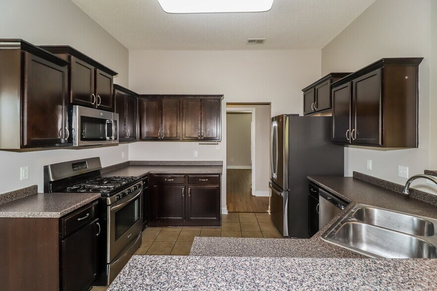 Building Photo - 8374 Blue Ridge Dr