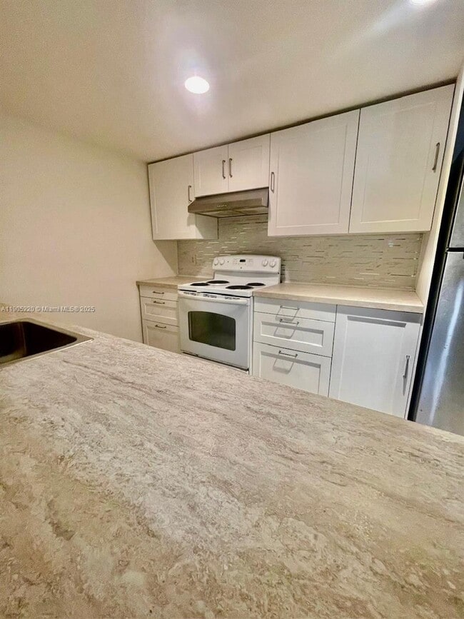 Building Photo - 4344 NW 9th Ave