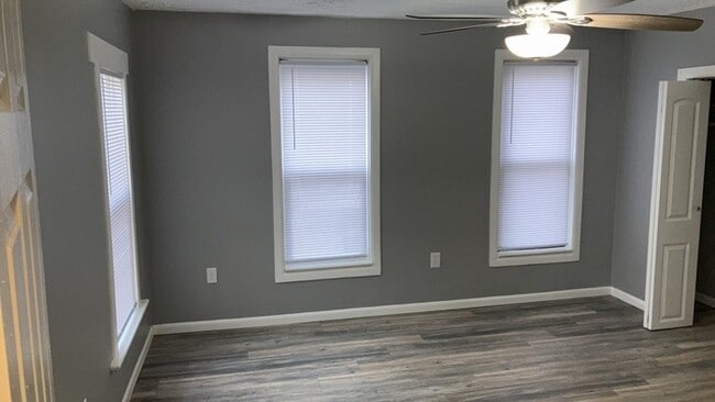 Building Photo - 105 S Irwin St