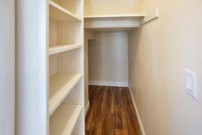 Building Photo - 3 Bed and Loft Summerlin Beauty