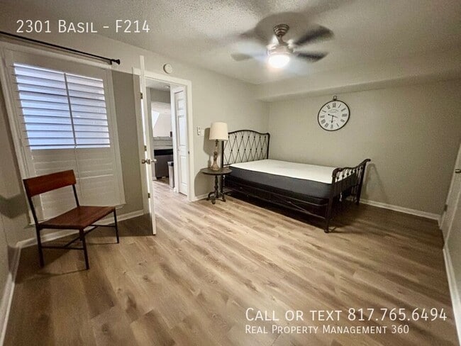 Building Photo - 2301 Basil-F214