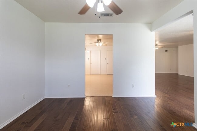 Building Photo - 4507 Aspen Dr
