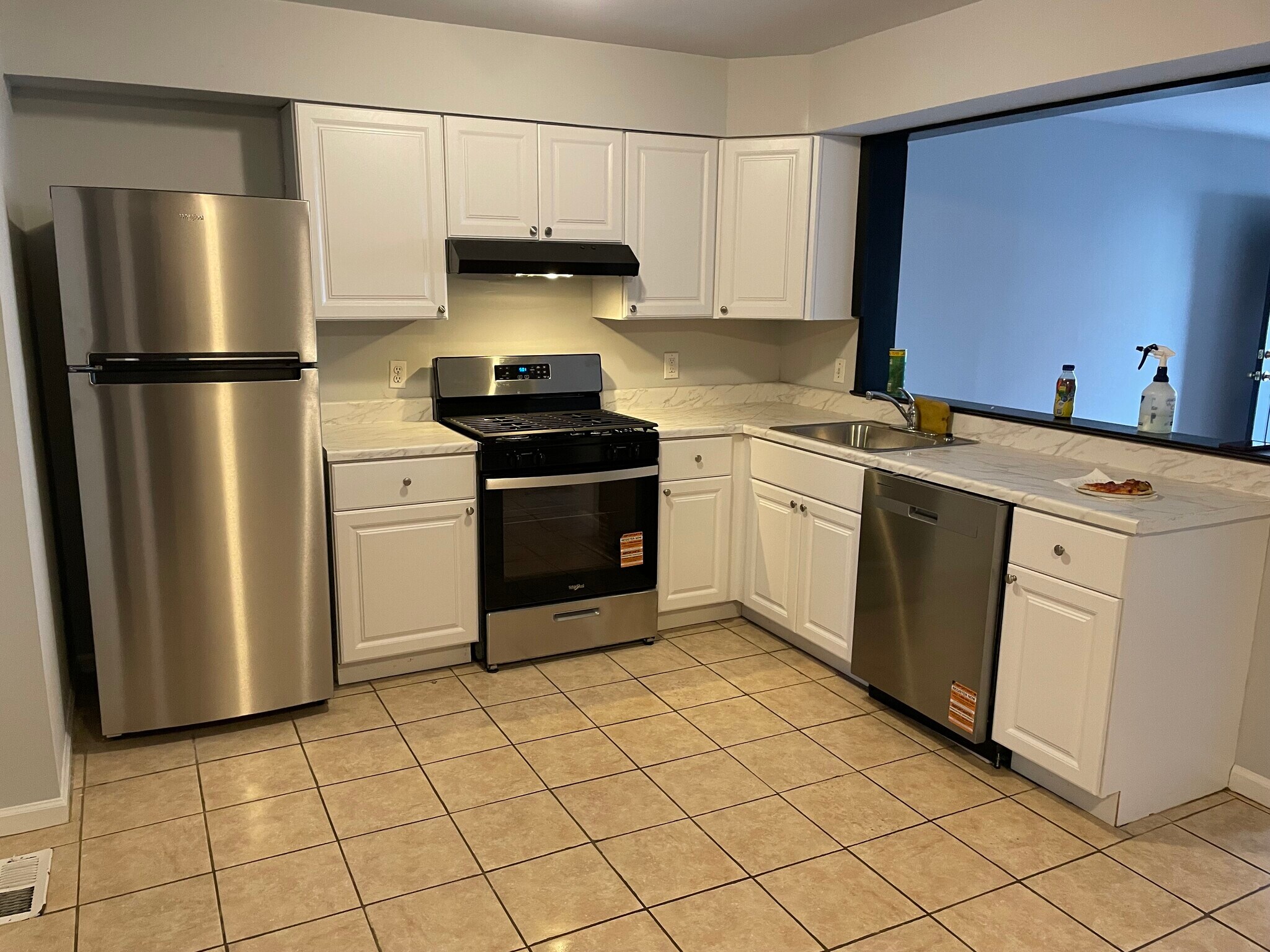 Building Photo - 944 New Market St