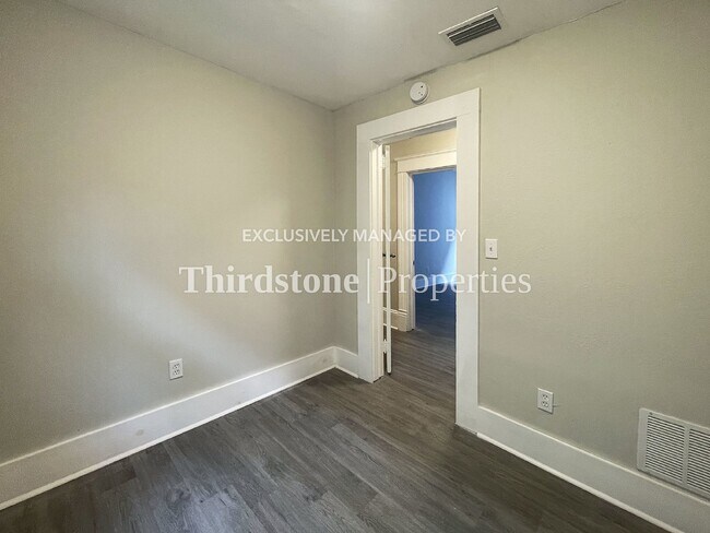 Building Photo - 1230 N Liberty St