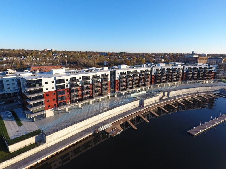 Primary Photo - River House Apartments