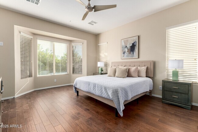 Building Photo - 12725 W Dale Ln