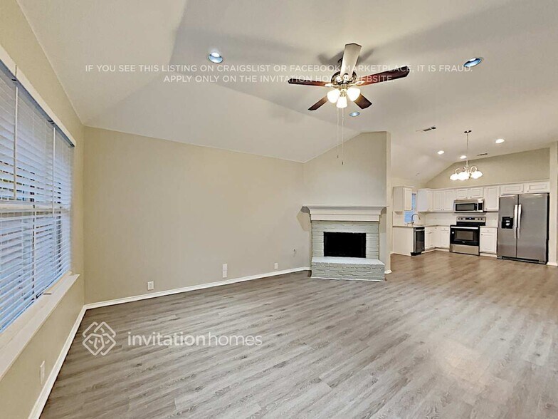 Building Photo - 119 Julian Dr