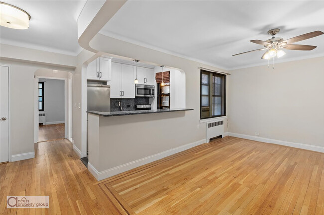 Building Photo - 98 Park Terrace E